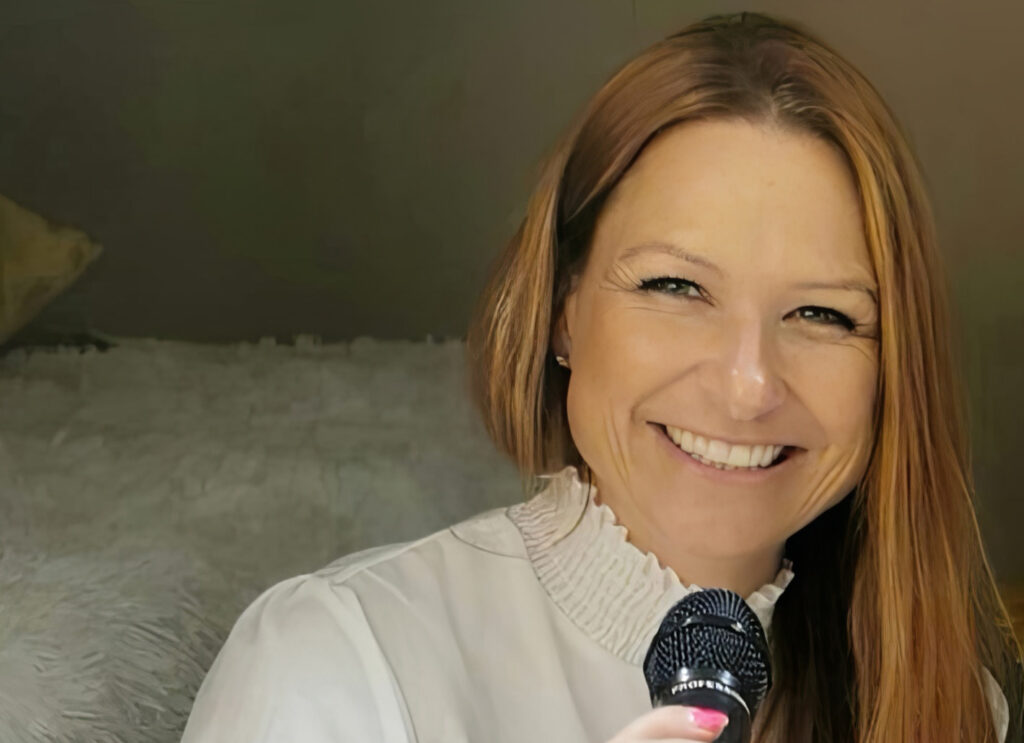 Sales Rocket Lady – Iris Riedel
